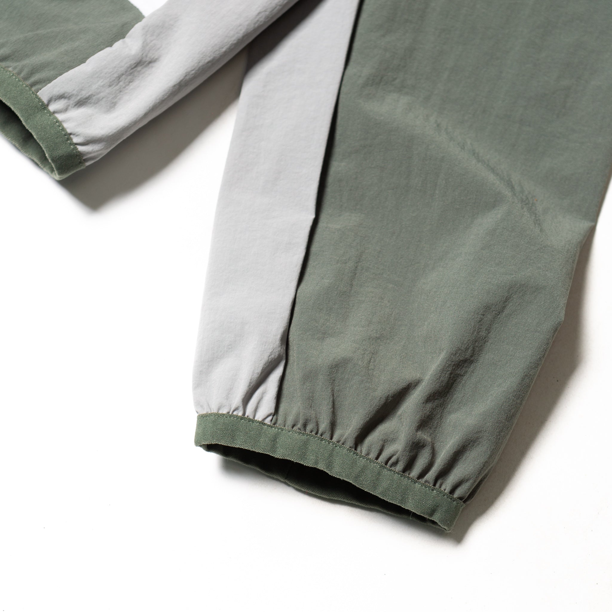 Price Hooded Windbreaker (Sage/Grey/White)